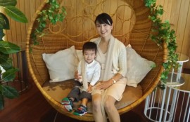 鶴見之森迎賓館で息子と写っている画像