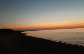 鳥取砂丘に沈む夕日の画像