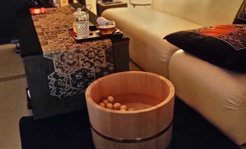 大阪 リラクゼーションサロン 感覚屋 グラウンドワーク　フットバス